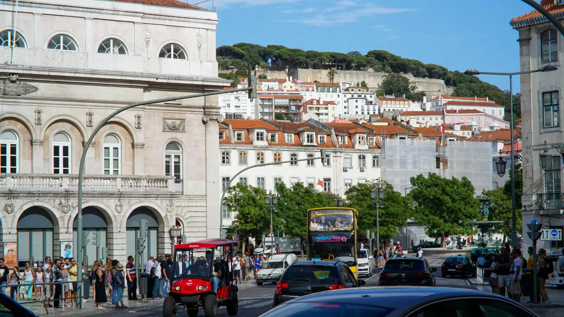 solo travel Lisbon history.