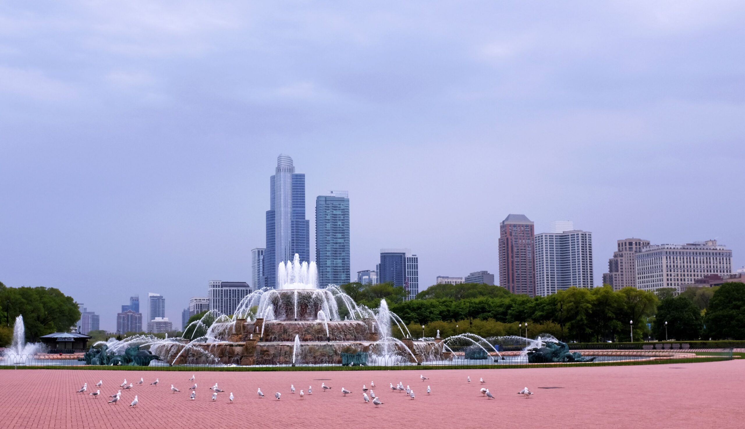 Chicago skyline and river