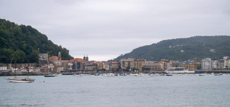 solo travel san sebastian
