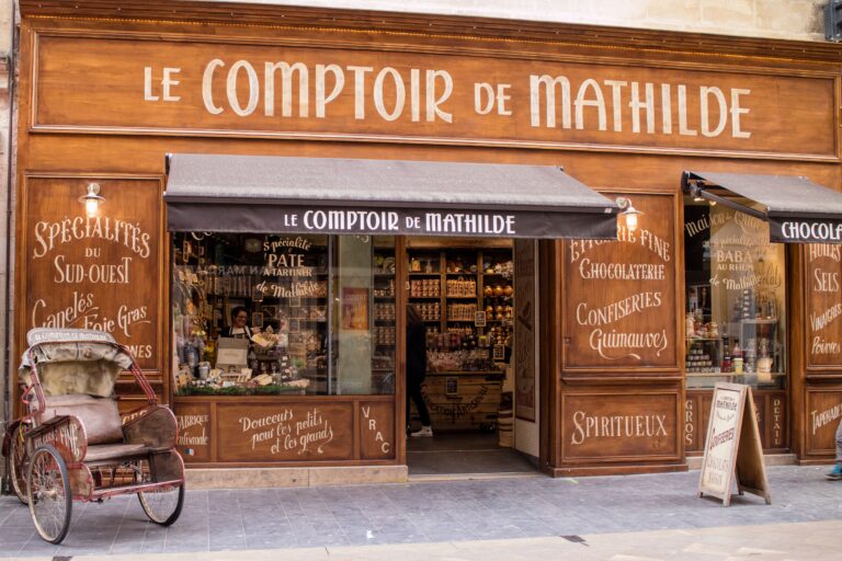 solo travel bordeaux lyon toulouse food